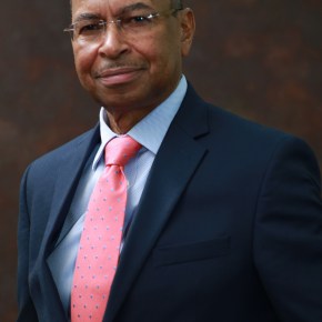 University of Illinois bestows its 2019 International Alumni Award on ILRI chief Jimmy&nbsp;Smith